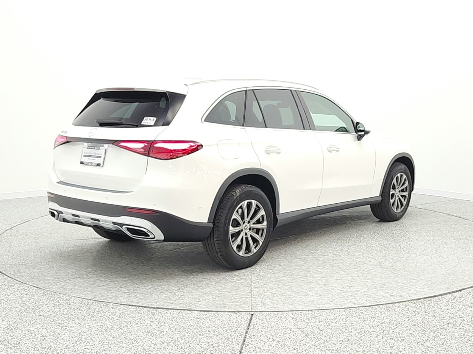 New 2026 Polar White Mercedes-Benz GLC 300 image 5