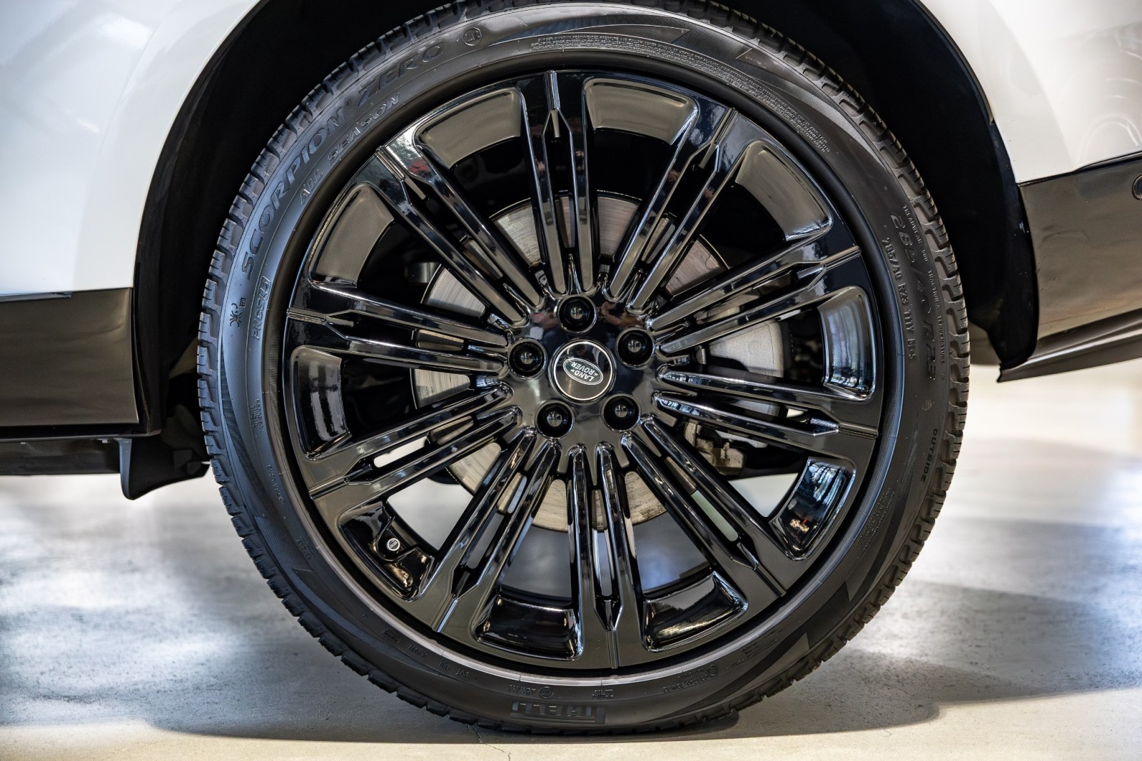 Used Car 2023 Land Rover Range Rover  Se - $140,310 Msrp - 23 Inch Wheels - Black Contrast Roof - One Owner For Sale Under $120,000 In Boerne, Texas