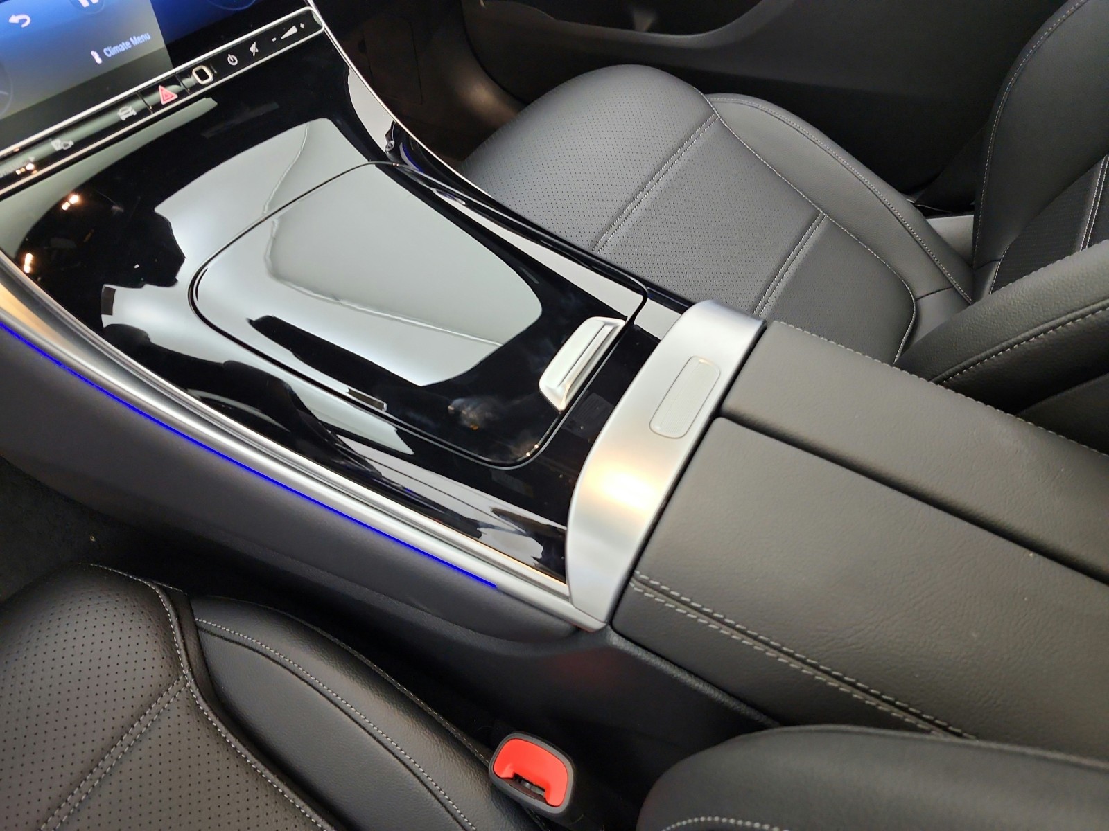 New 2026 Graphite Grey Metallic Mercedes-Benz GLC 300 SUV image 10