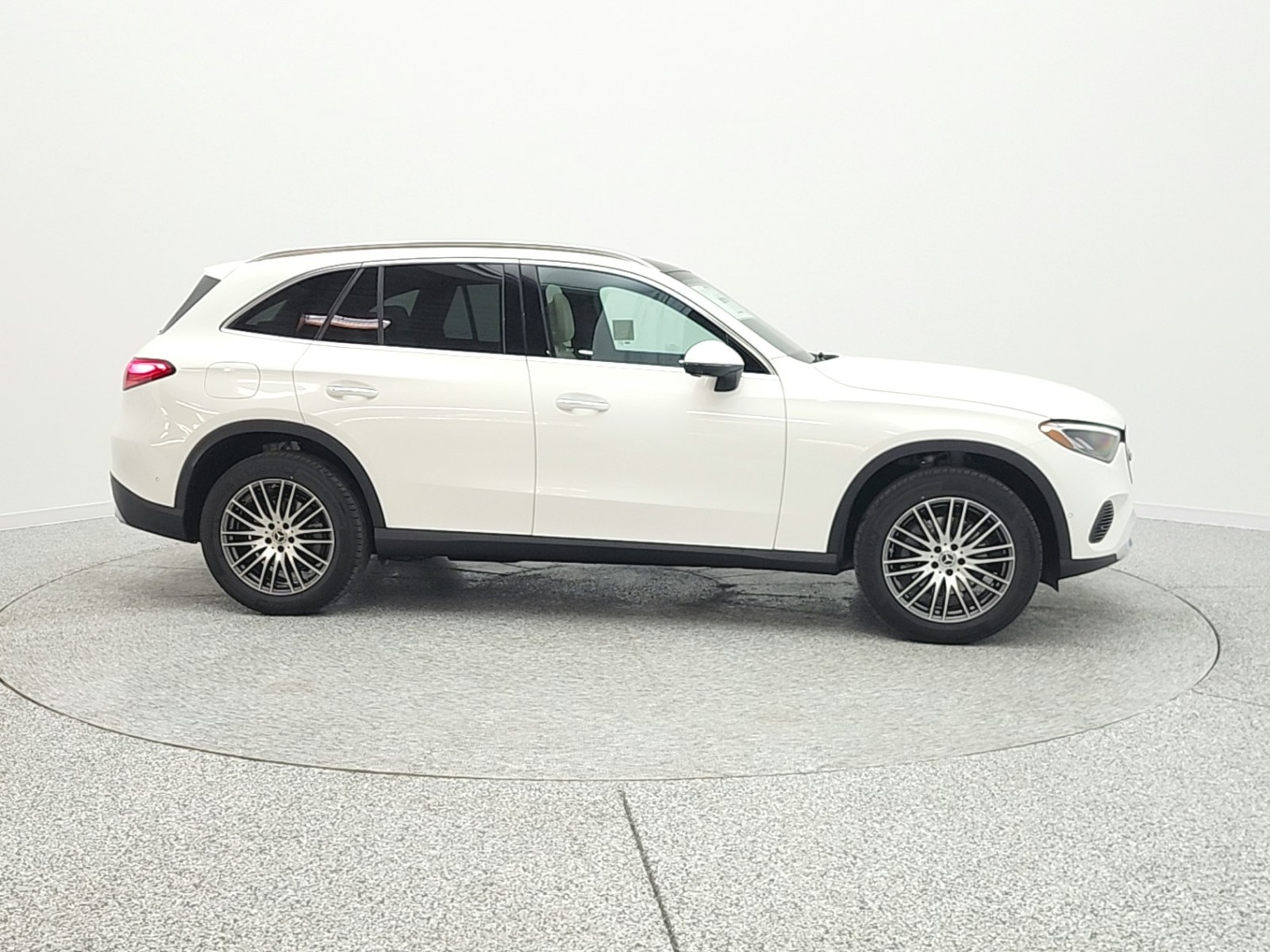 New 2026 Polar White Mercedes-Benz GLC 300 SUV image 4