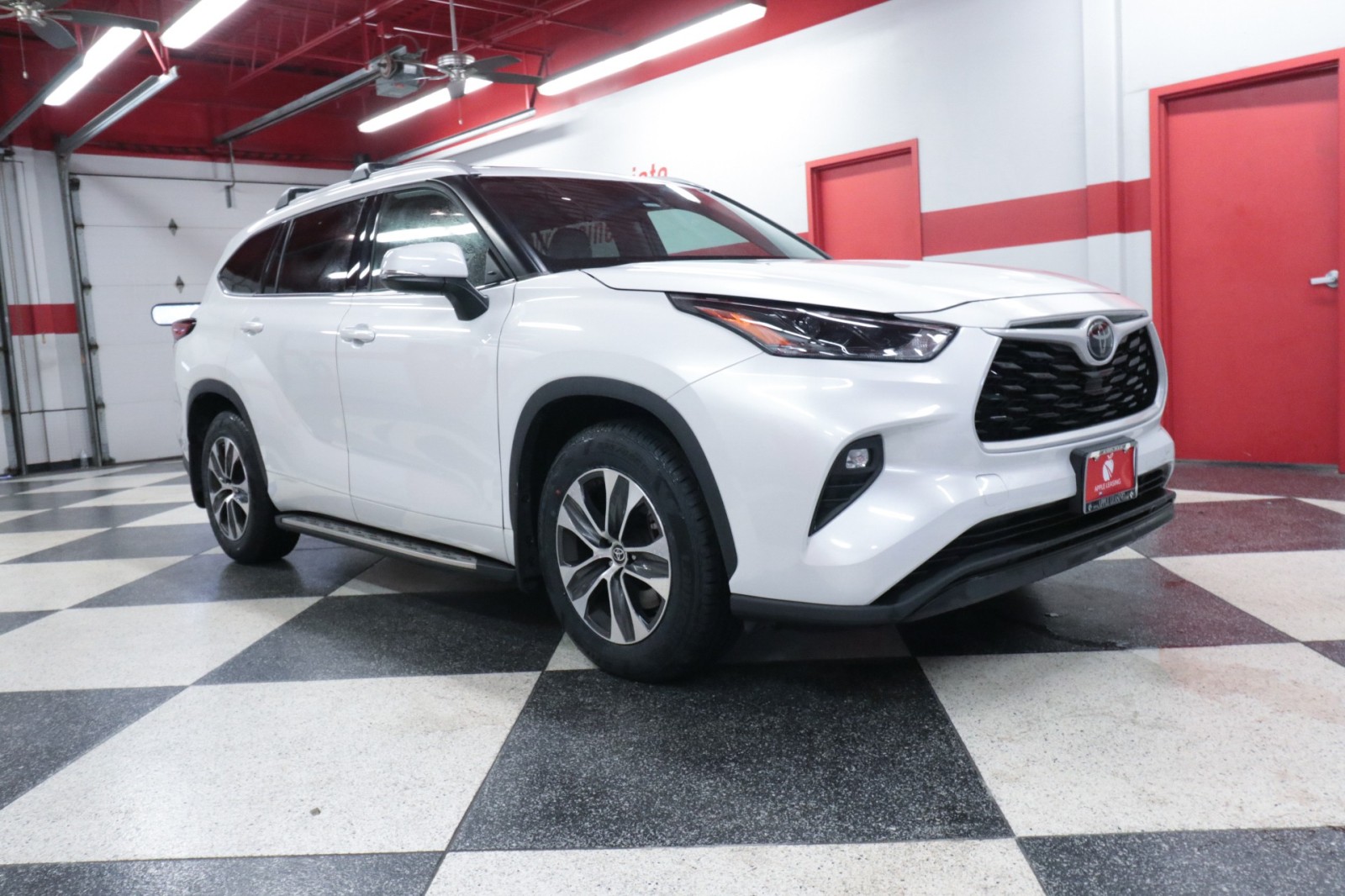 Used Car 2022 Toyota Highlander  Xle For Sale Under $35,000 In Austin, Texas