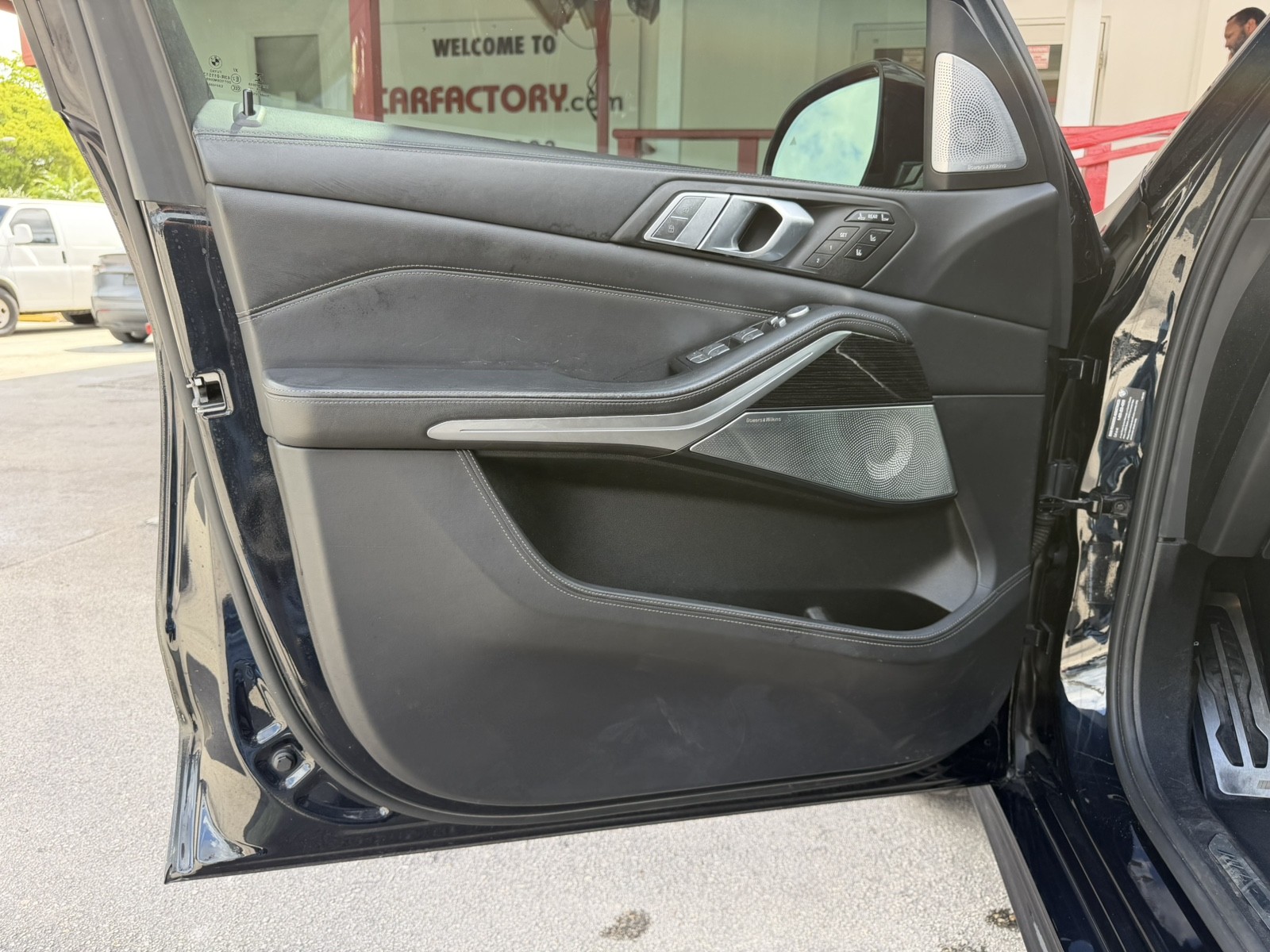 2020 BMW X7 - $33,988