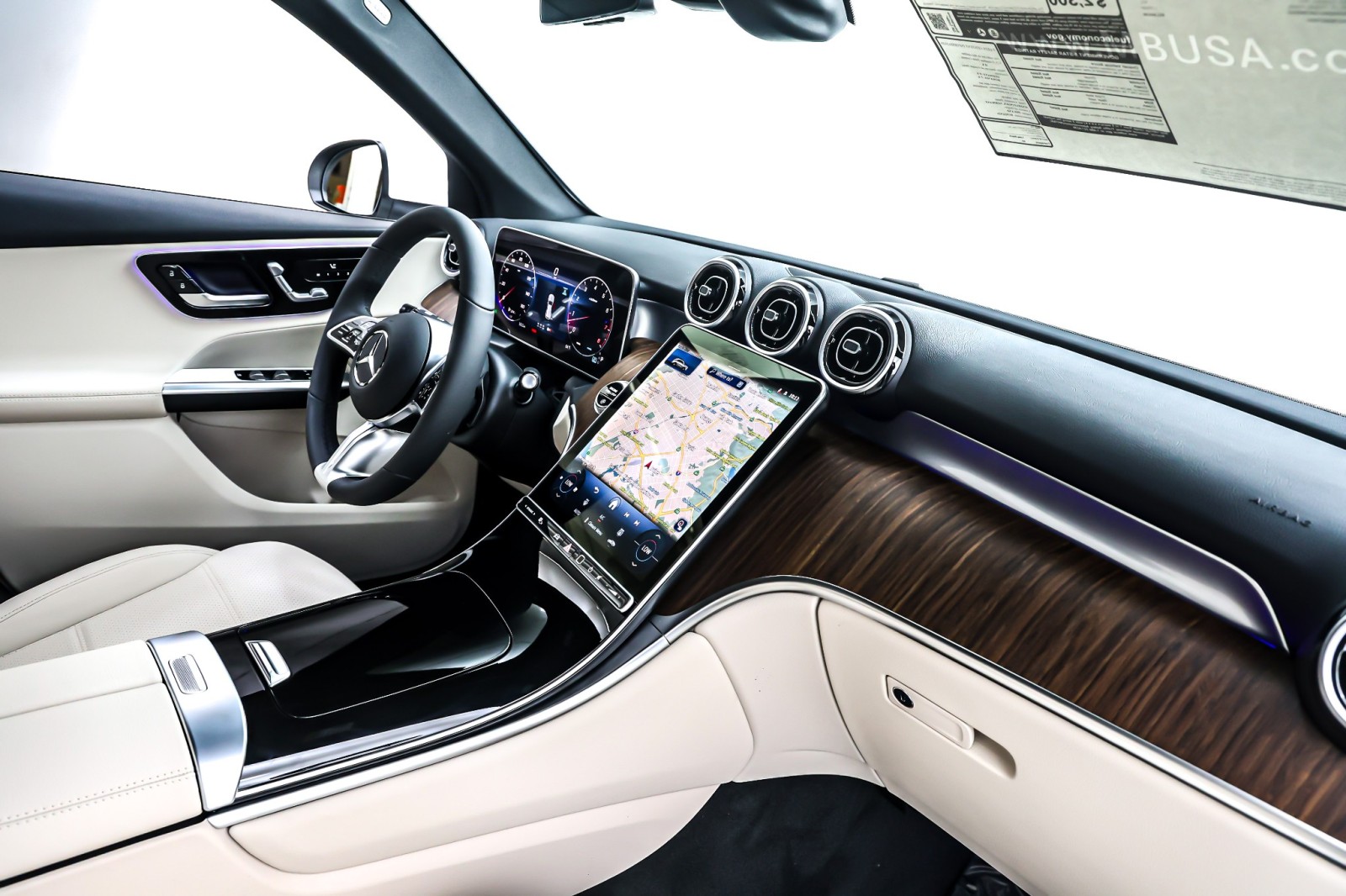 New 2026 Polar White Mercedes-Benz GLC 300 image 5