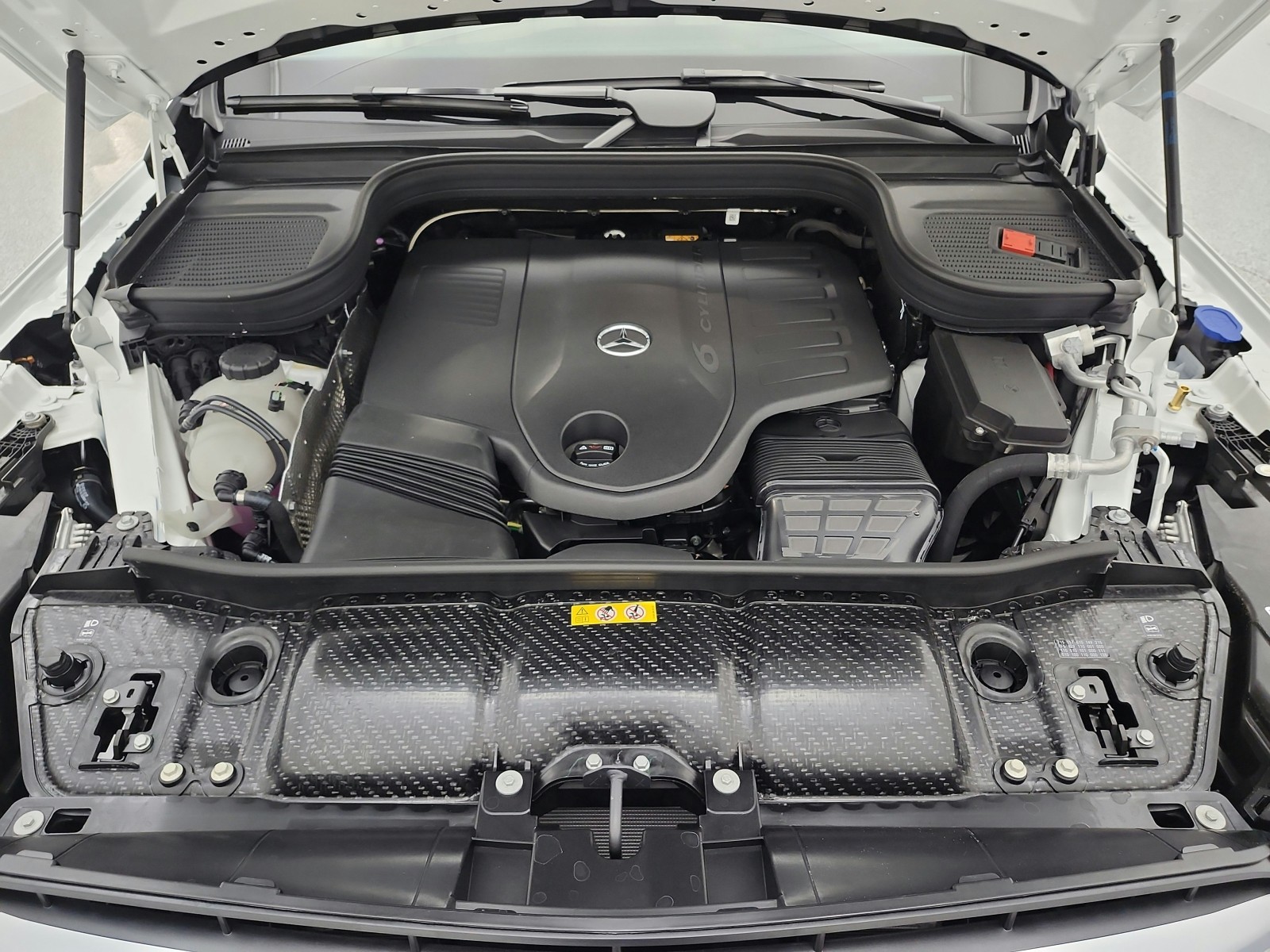 New 2026 Polar White Mercedes-Benz GLS 450 image 12