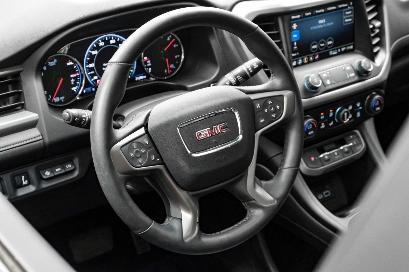 2023 GMC Acadia AWD AT4 PremLthr SkyscapeRoof TechPkg PreferredPkg TowPkg 18