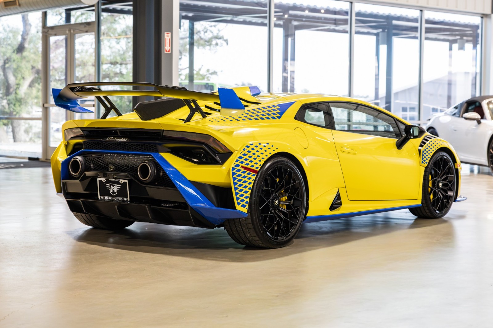 Used Car 2022 Lamborghini Huracan Sto  - $14k Giallo Belenus Paint - Sport Seats - Dark Chrome Interior For Sale Under $400,000 In Boerne, Texas