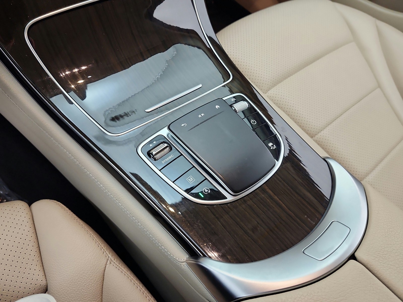 Used 2020 Polar White Mercedes-Benz GLC 300 4MATIC® SUV image 12