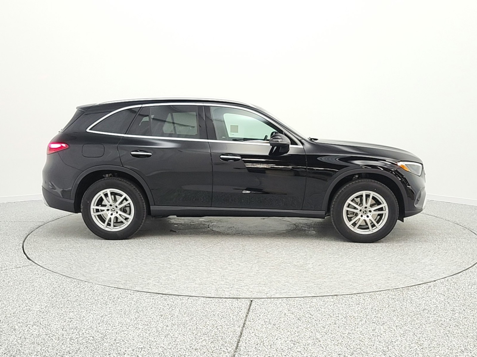 New 2026 Black Mercedes-Benz GLC 300 image 4