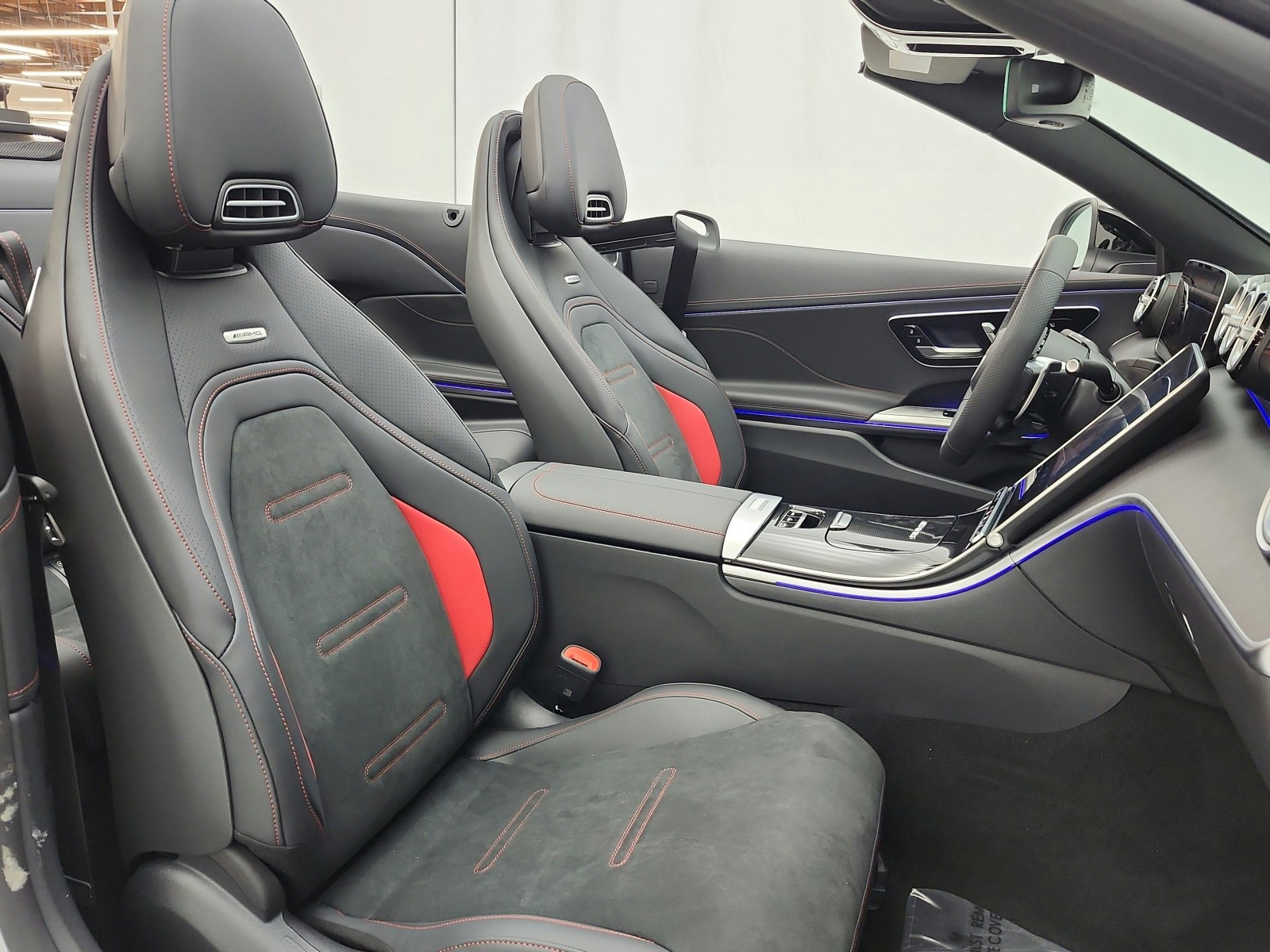 New 2026 MANUFAKTUR Moonlight White Metallic Mercedes-Benz AMG® CLE 53 image 20