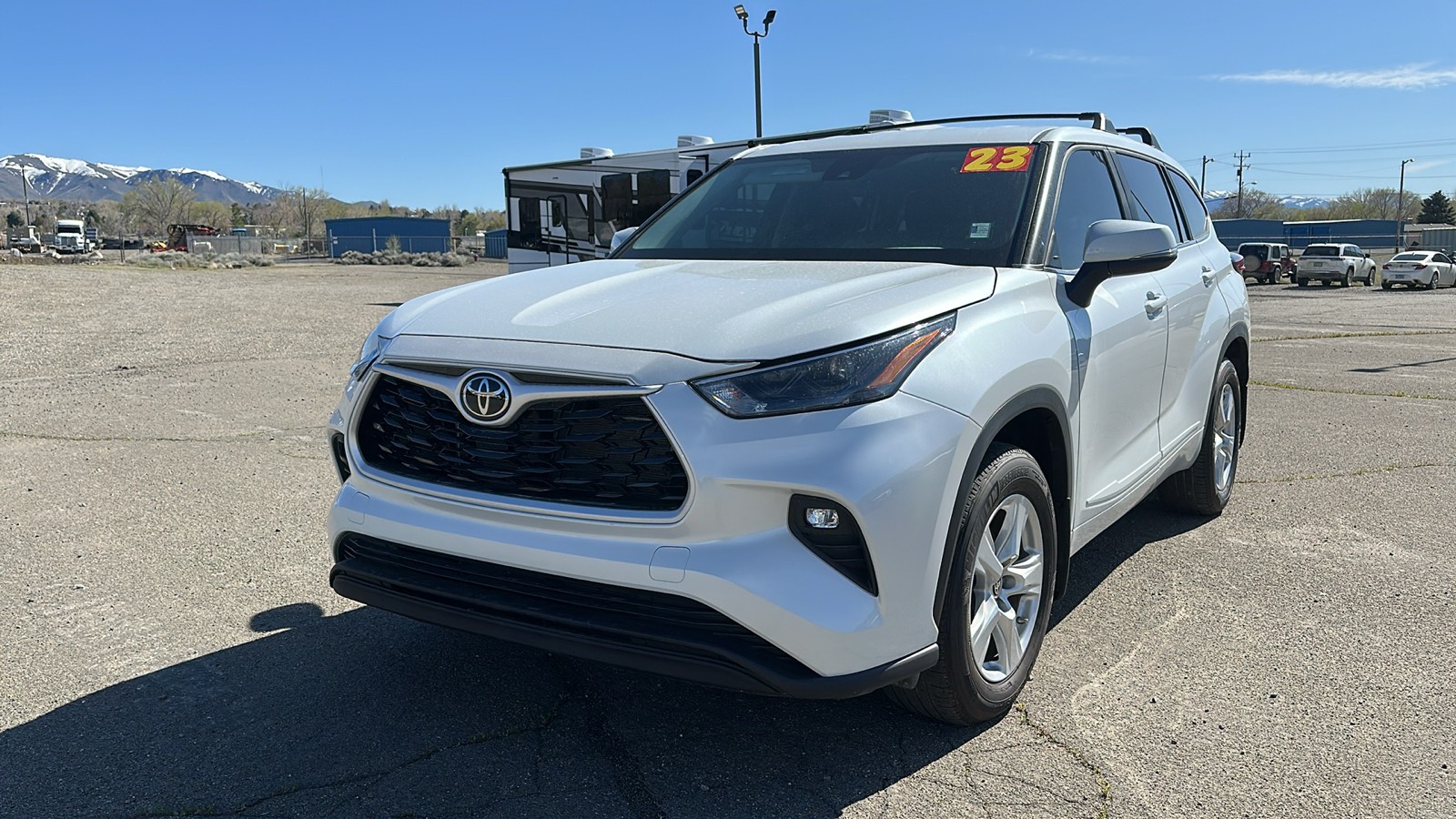 2023 Toyota Highlander LE 7