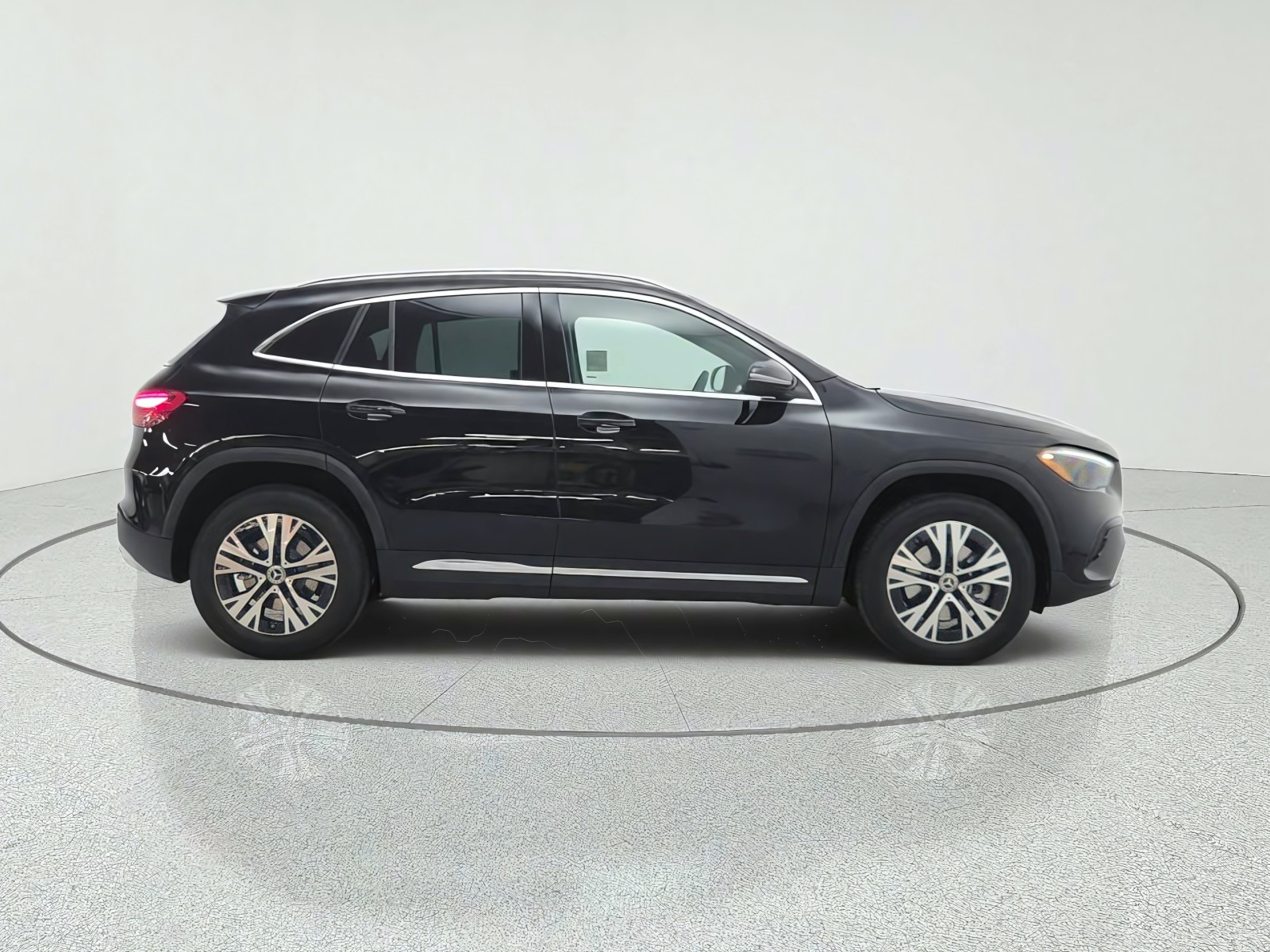New 2026 Night Black Mercedes-Benz GLA 250 SUV image 4