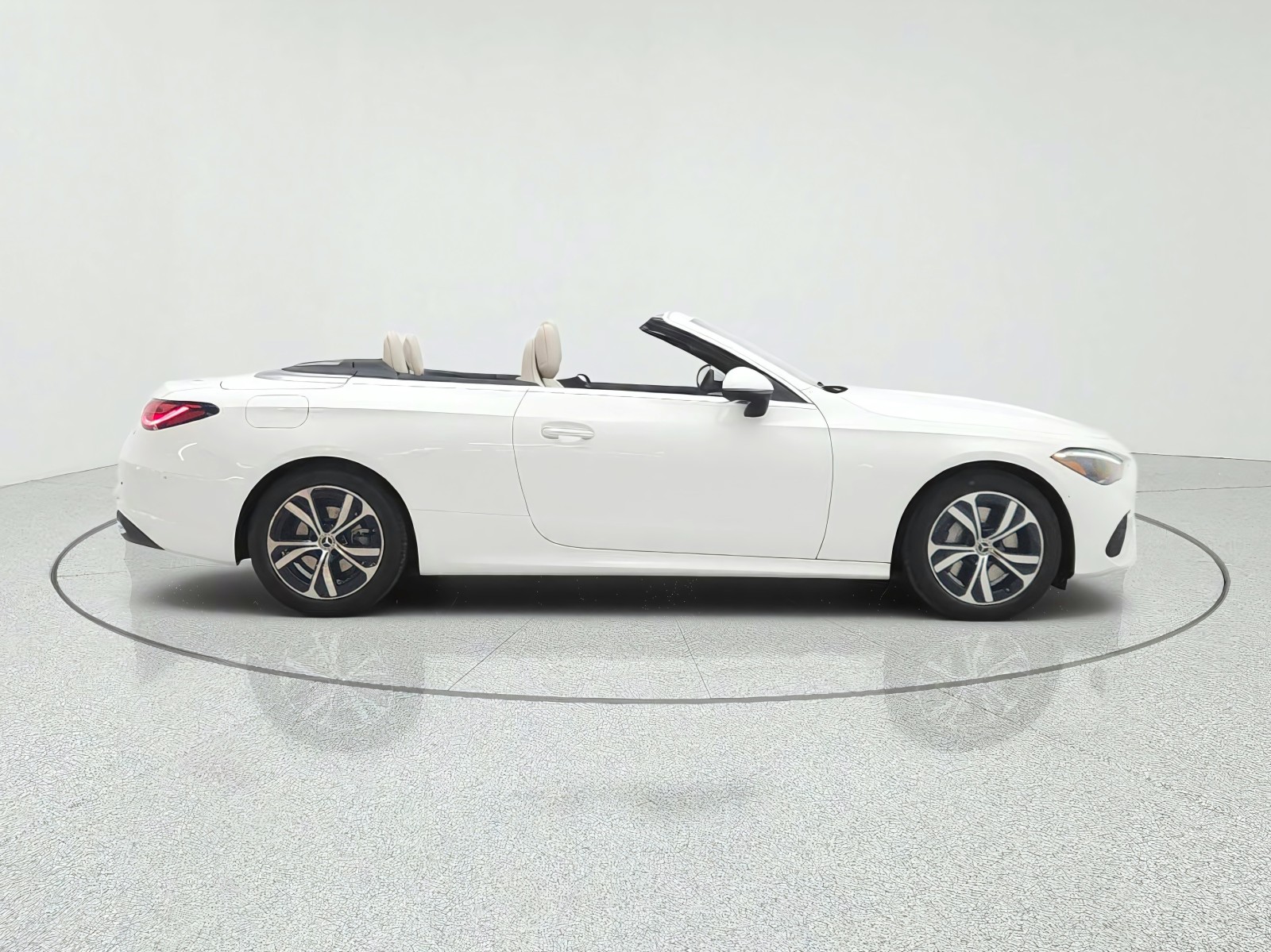 New 2027 Polar White Mercedes-Benz CLE 300 4MATIC® Cabriolet image 4