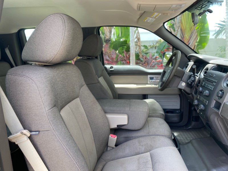 2010 Ford F-150 4 DR CREW XL LOW MILES 34,625 in , 