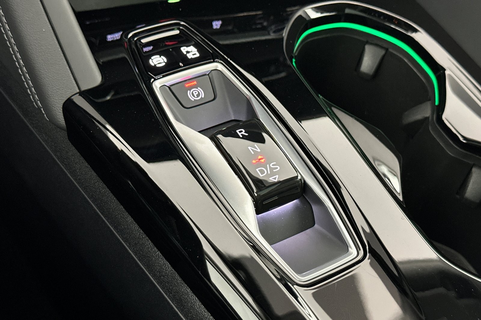 New 2025 Tambora Gray Metallic Audi Premium Plus 2.0 TFSI quattro image 21