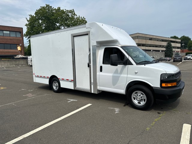 2022 Chevrolet Express Commercial Cutaway 15 Foot Box Van Roll-Up Rear Door 7