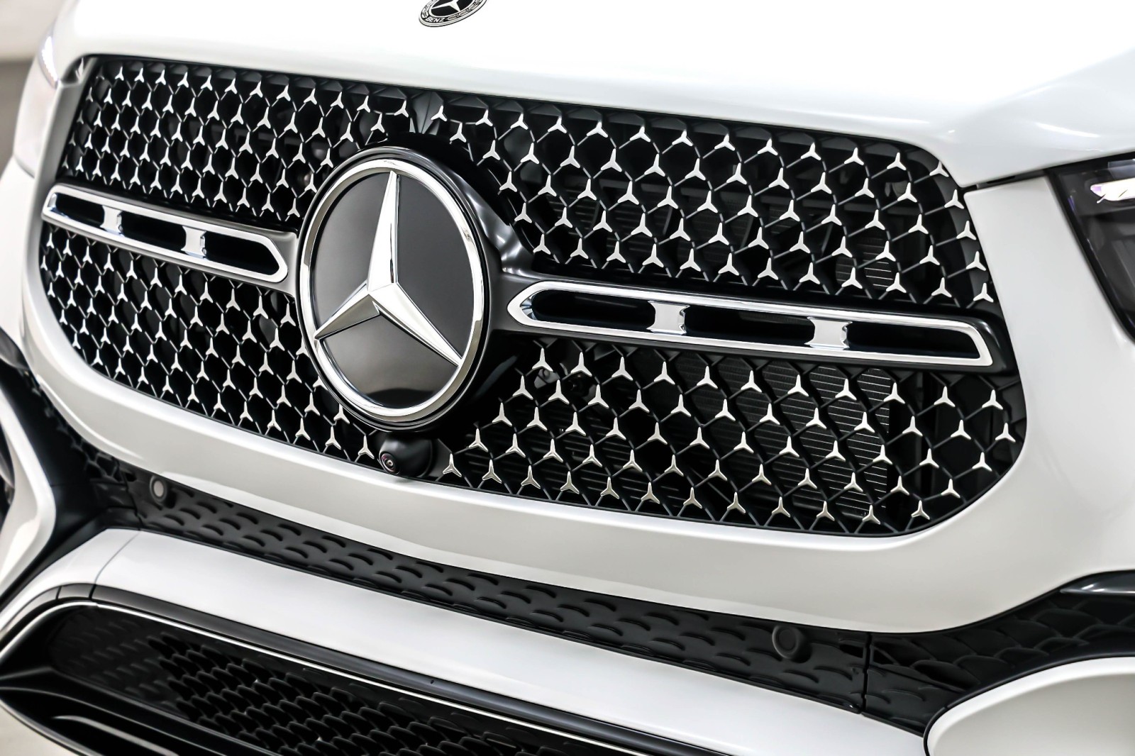 New 2026 Polar White Mercedes-Benz GLE 350 SUV image 13