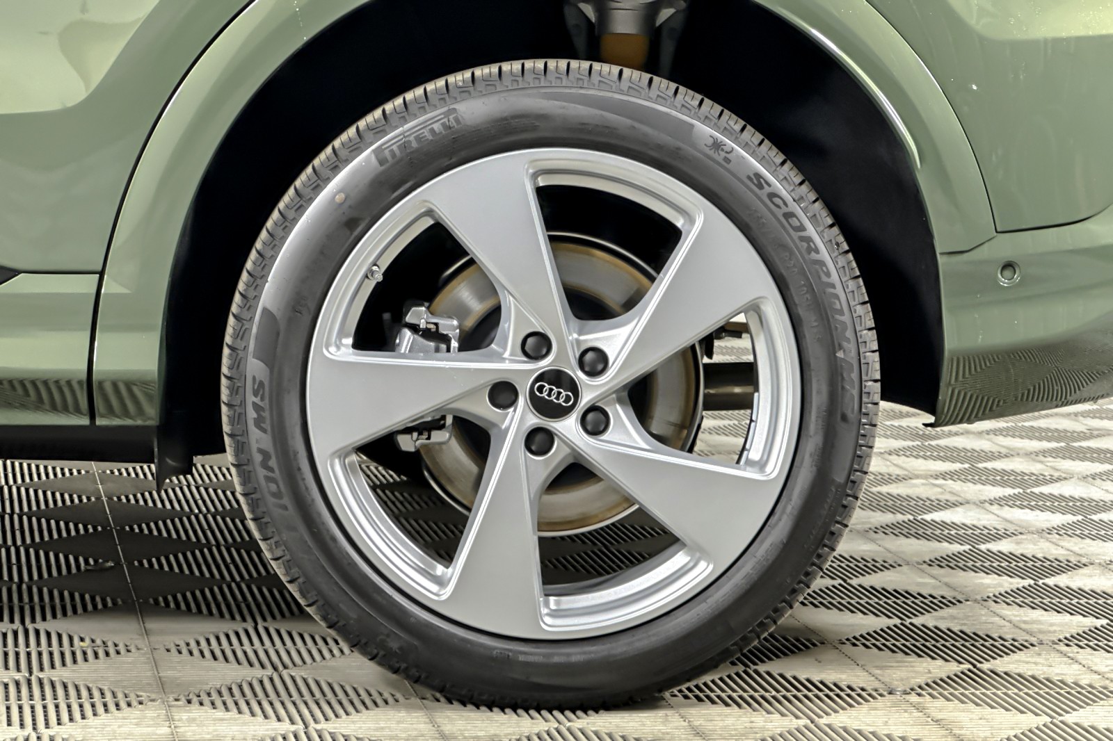 New 2025 District Green Metallic Audi Premium Plus 2.0 TFSI quattro image 23