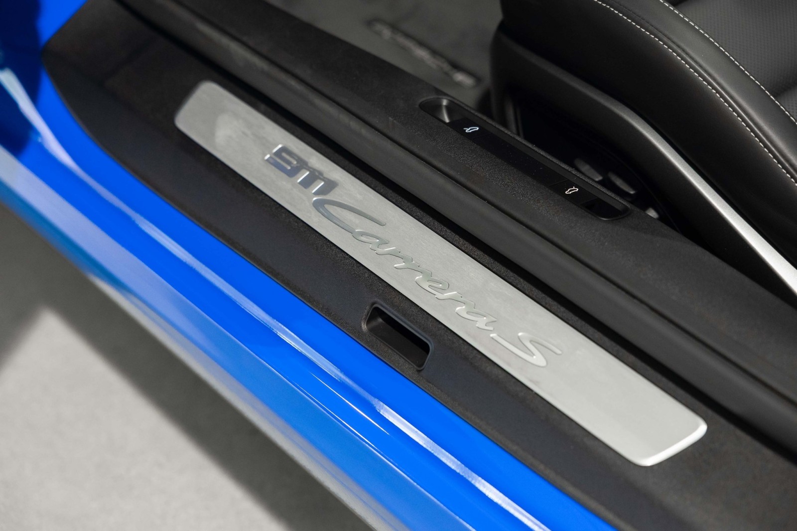 Used Car 2022 Porsche 911  Carrera S - Manual Transmission - Rear Axle Steering - Sport Package For Sale Under $170,000 In Boerne, Texas