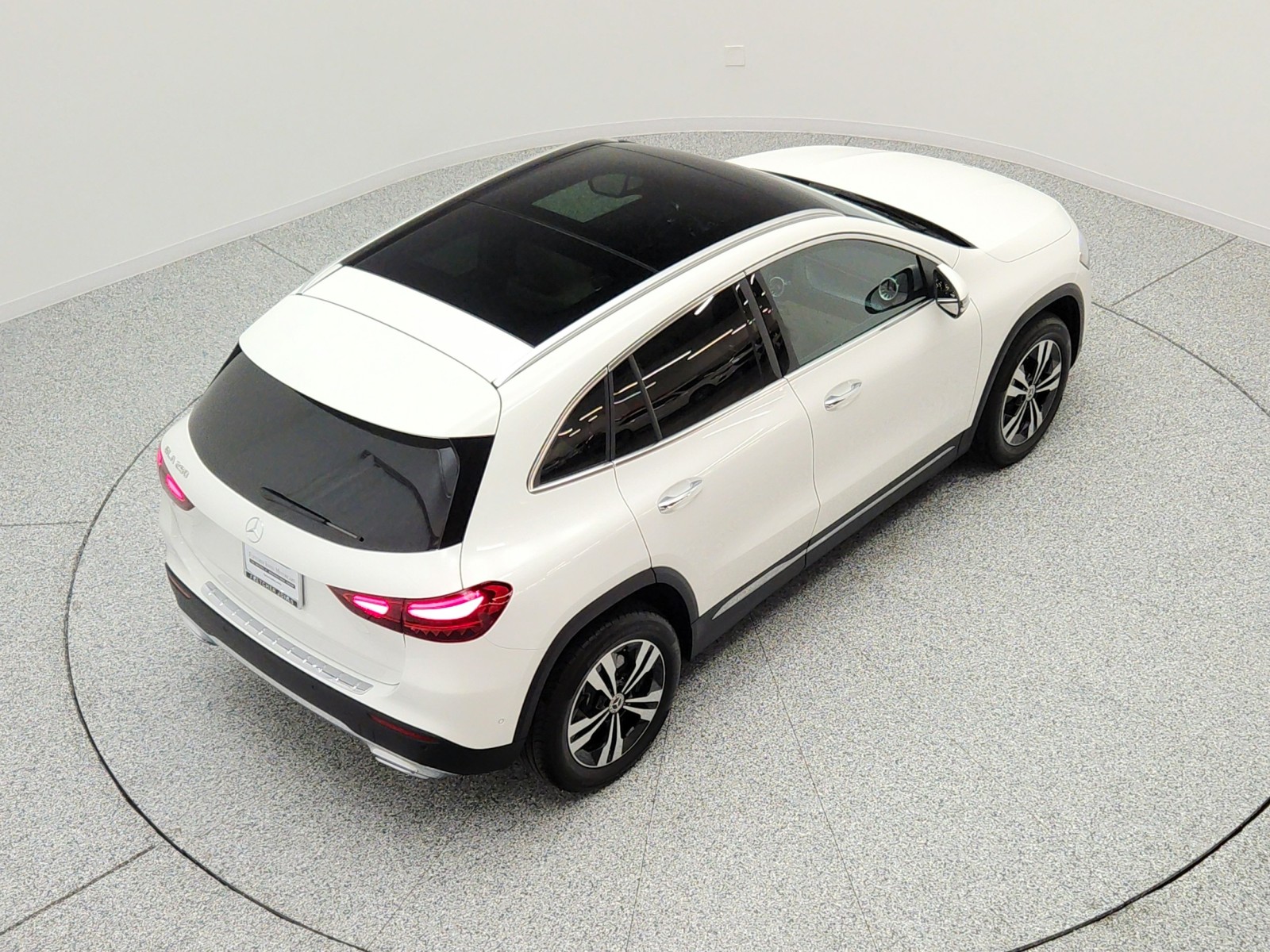 Certified Used 2026 Polar White Mercedes-Benz GLA 250 SUV image 27