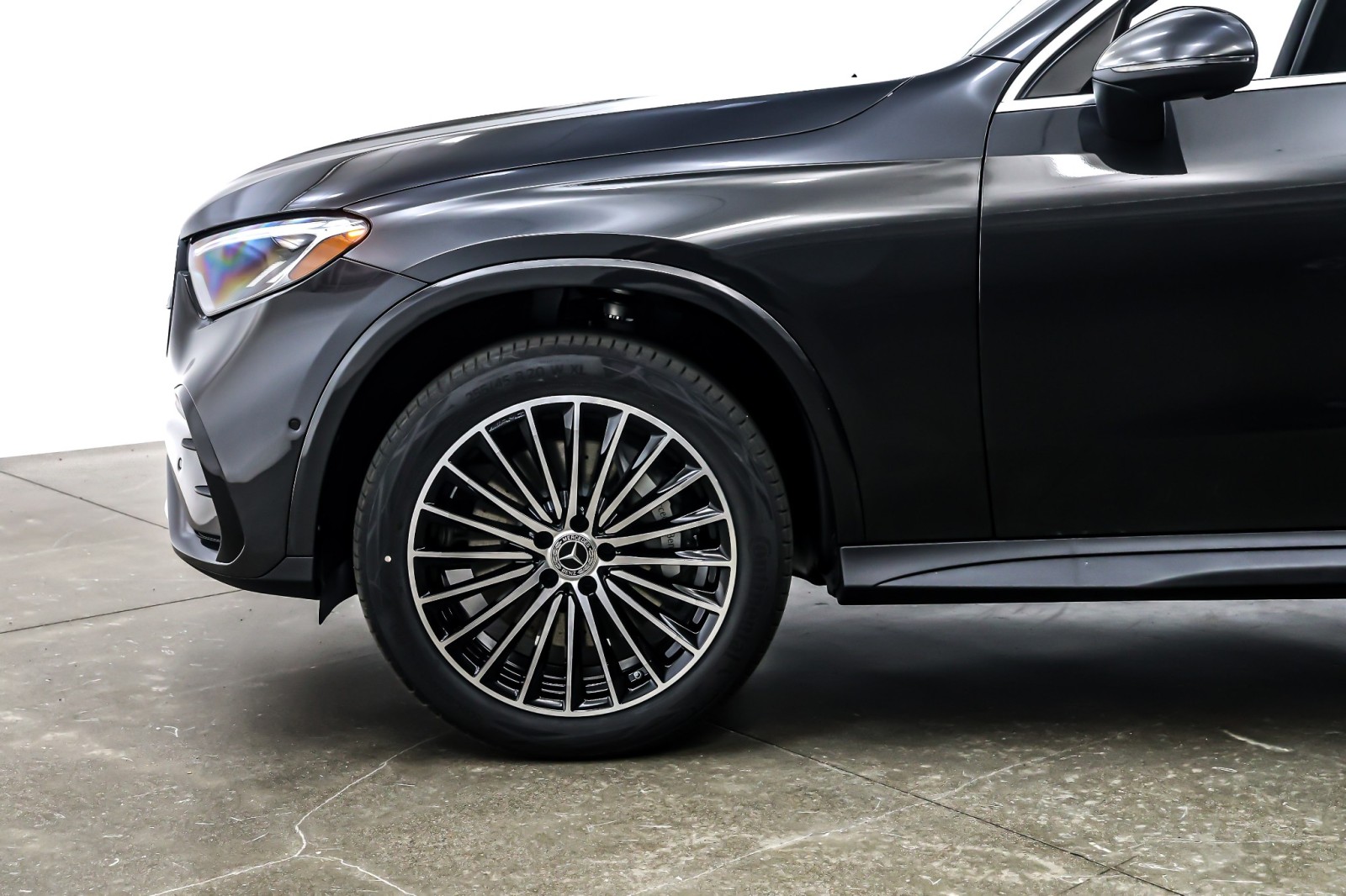 New 2026 Graphite Grey Metallic Mercedes-Benz GLC 300 SUV image 10
