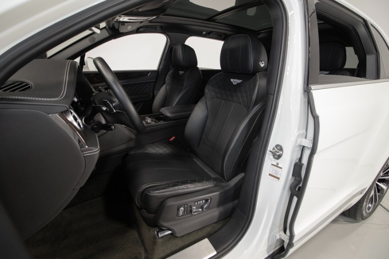 2017 Bentley Bentayga Bentayga W12 ($258,115 MSRP) *ONLY 14,000 MILES* *1-OWNER* in , 