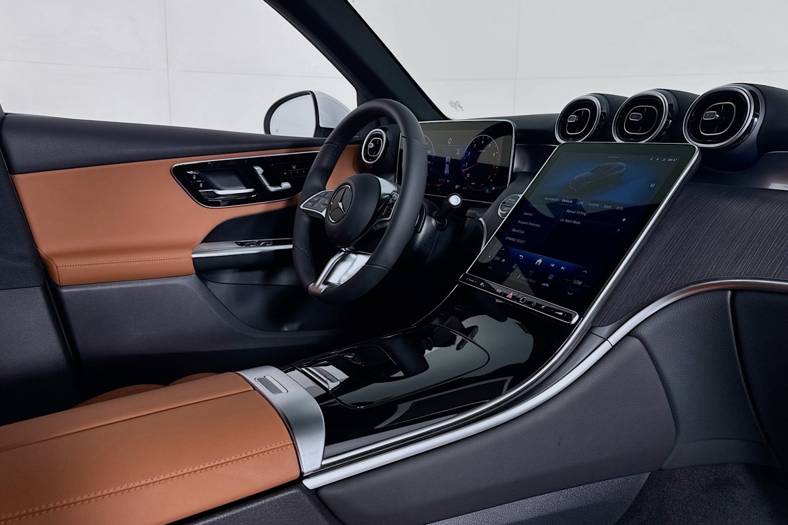 New 2026 Polar White Mercedes-Benz GLC 300 SUV image 15