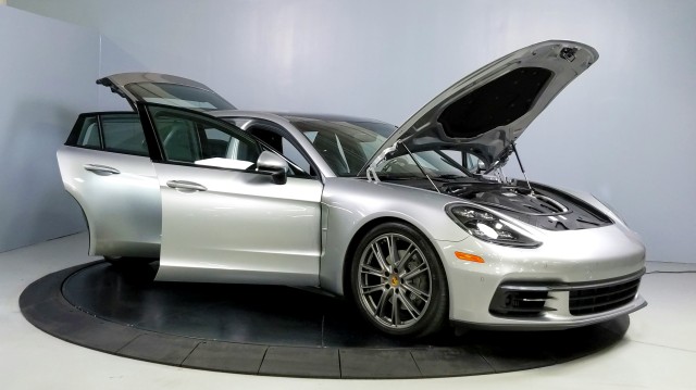 2018 Porsche Panamera 4S Executive 9