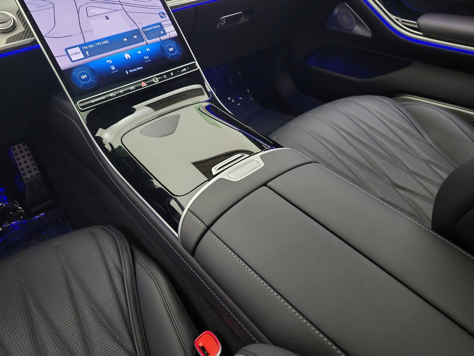 New 2026 MANUFAKTUR Graphite Grey Magno Mercedes-Benz AMG® S 63 E image 10