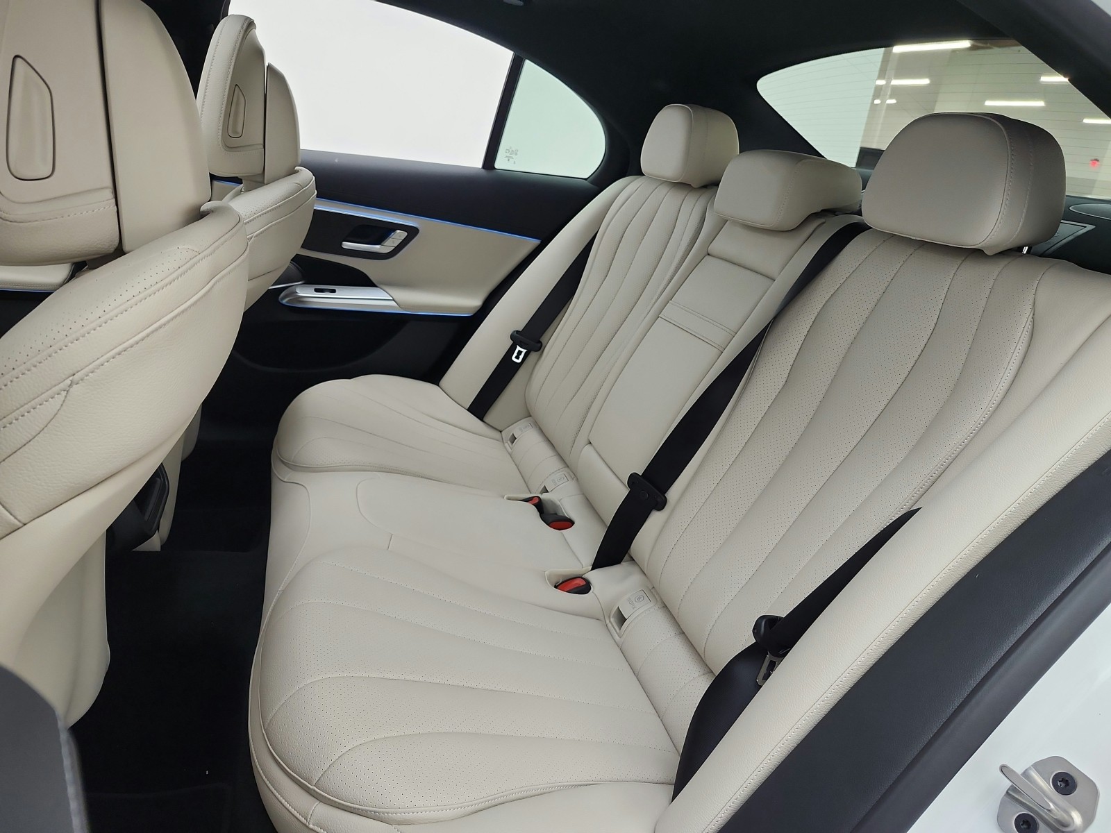 New 2027 Polar White Mercedes-Benz E 350 RWD Sedan image 11