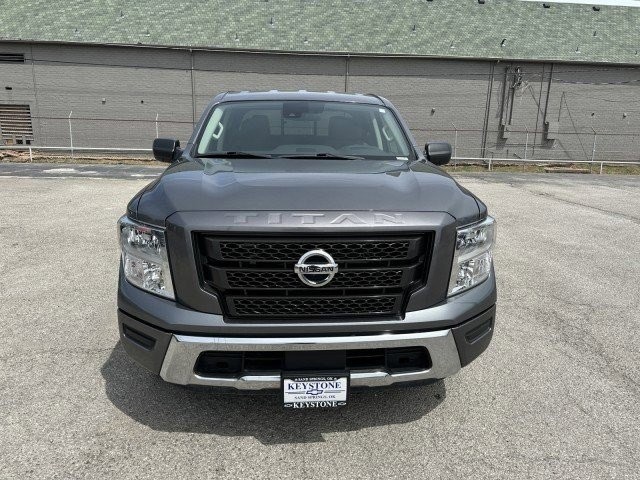 2022 Nissan Titan SV 8