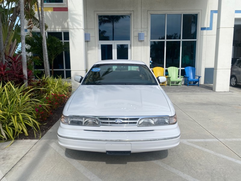 1995 Ford Crown Victoria LOW MILES 43,331 in , 
