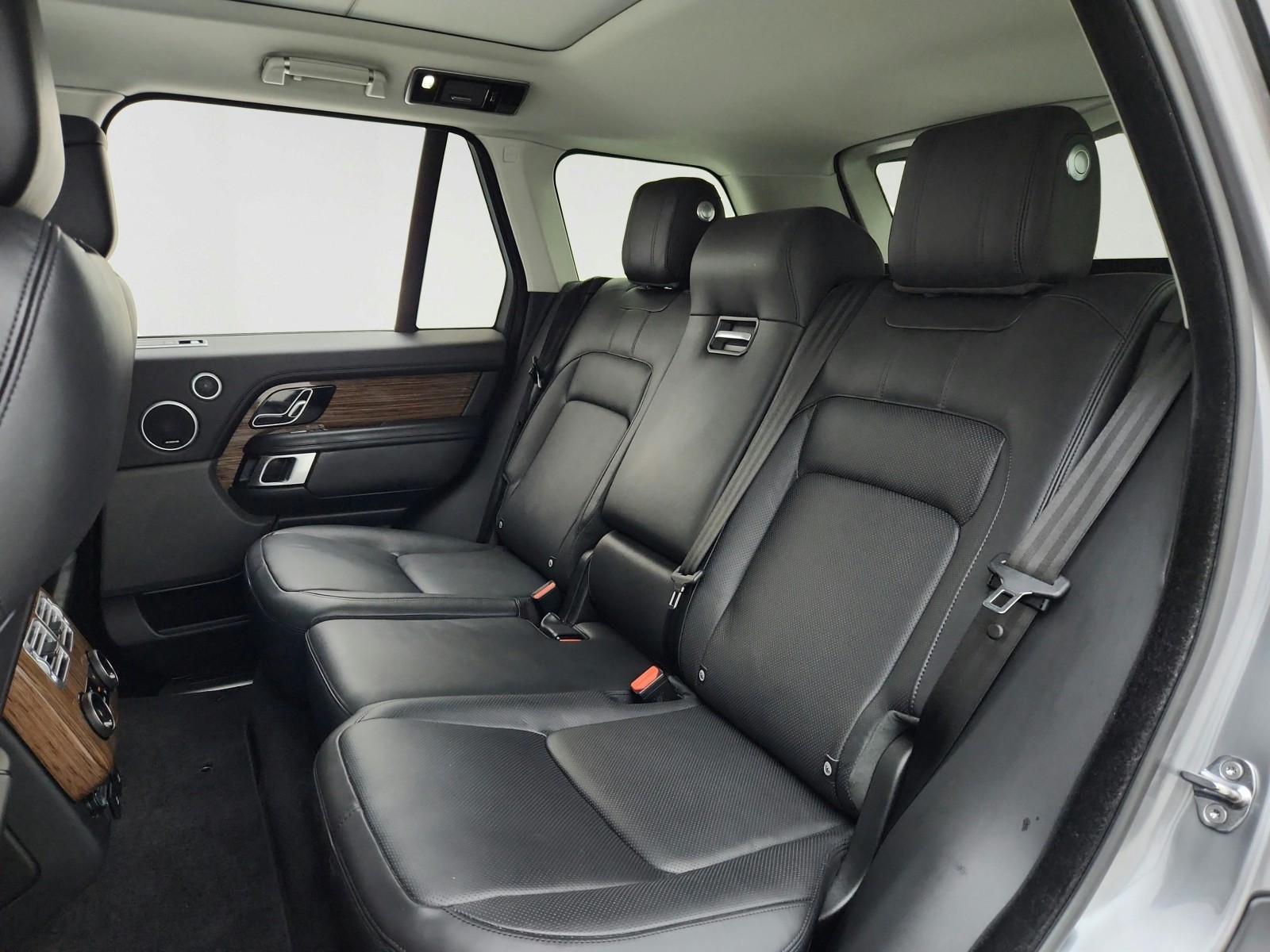 Used 2021 EIGER GREY Land Rover Westminster image 27