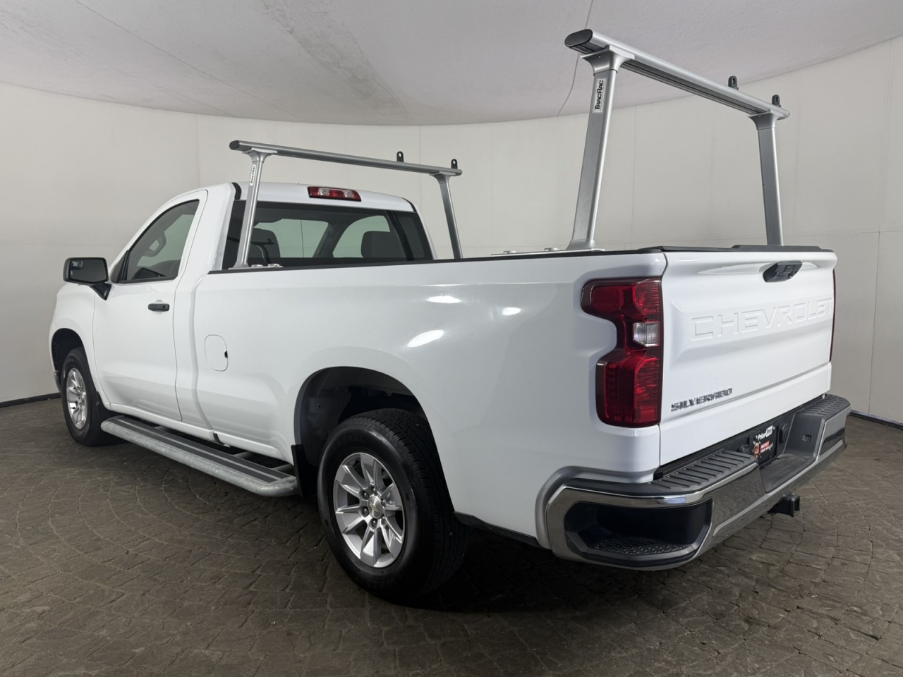 View vehicle photo 5