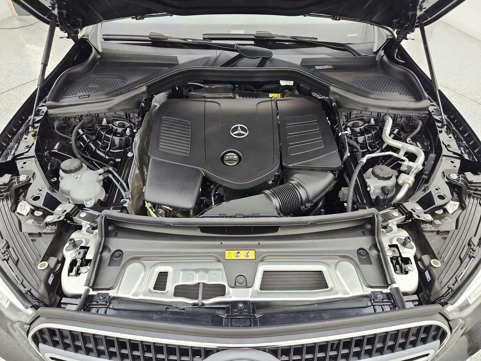 New 2026 Black Mercedes-Benz GLC 300 SUV image 12