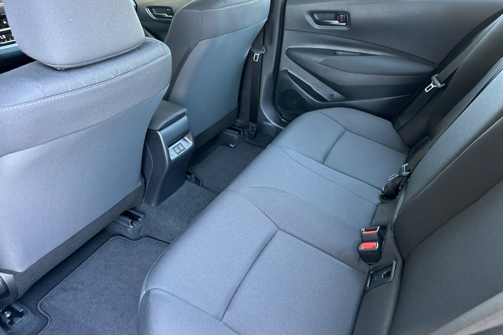 2025 Toyota Corolla LE photo 11