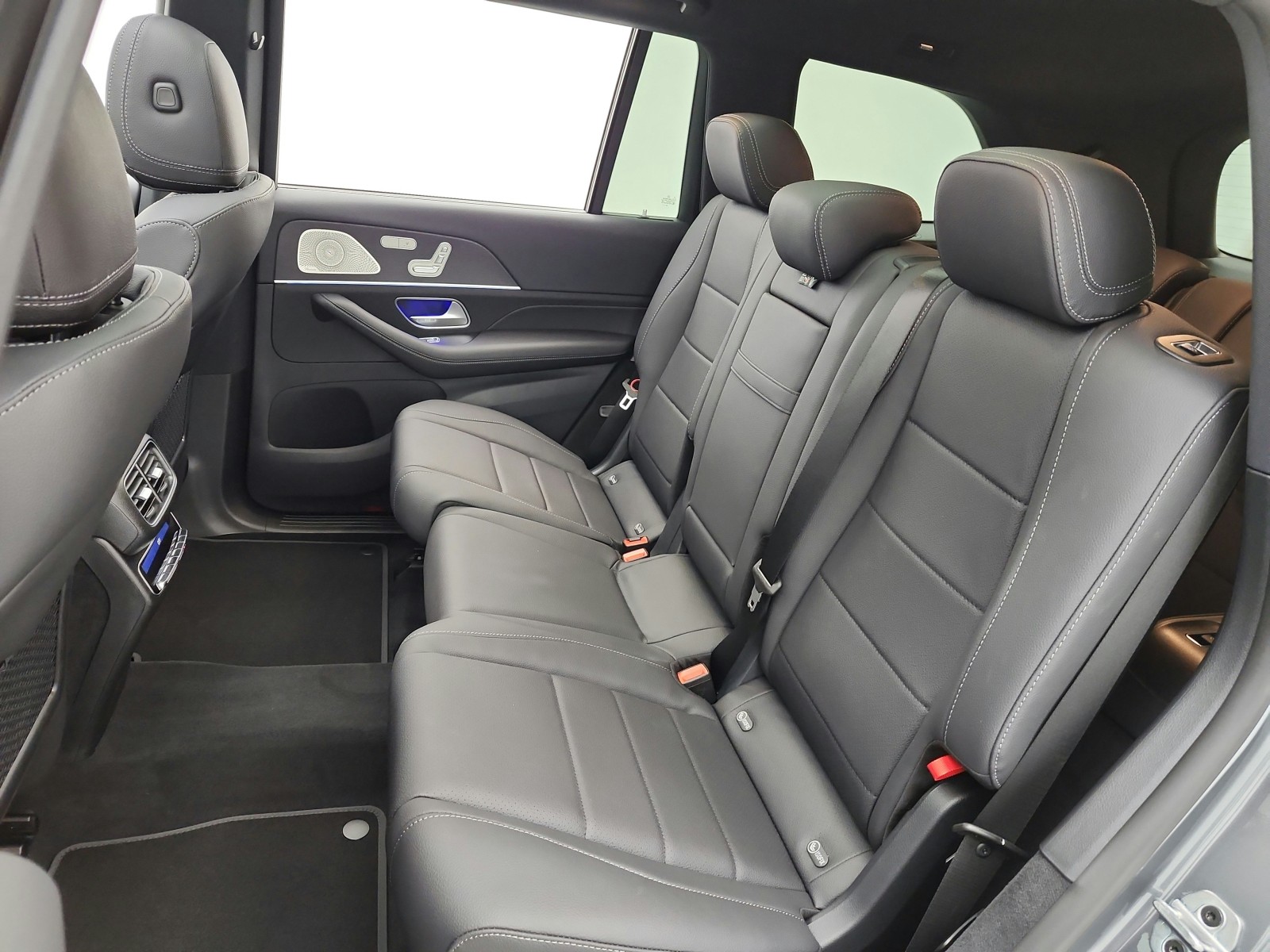 New 2026 Selenite Grey Metallic Mercedes-Benz GLS 450 image 11