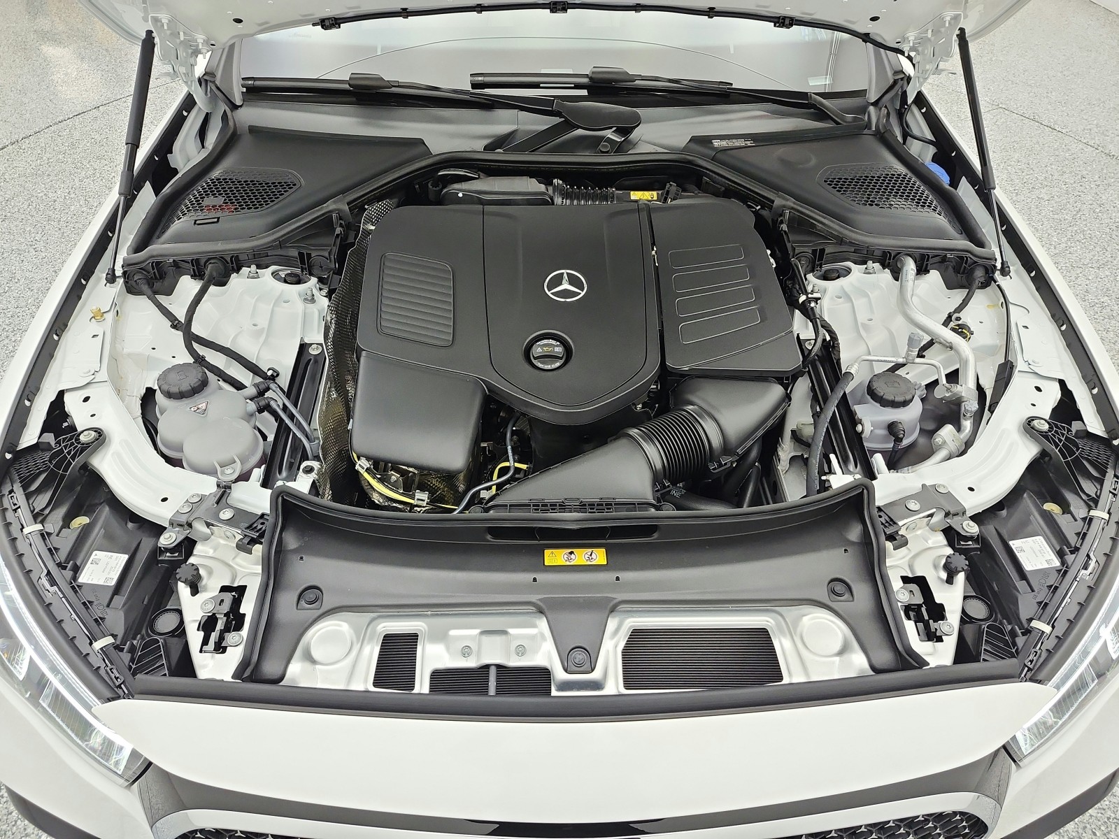 New 2026 Polar White Mercedes-Benz E 350 RWD Sedan image 12
