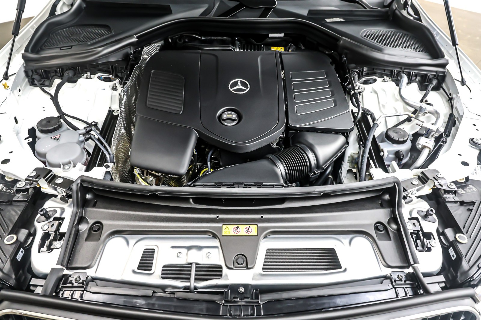 New 2026 Polar White Mercedes-Benz GLC 300 SUV image 11