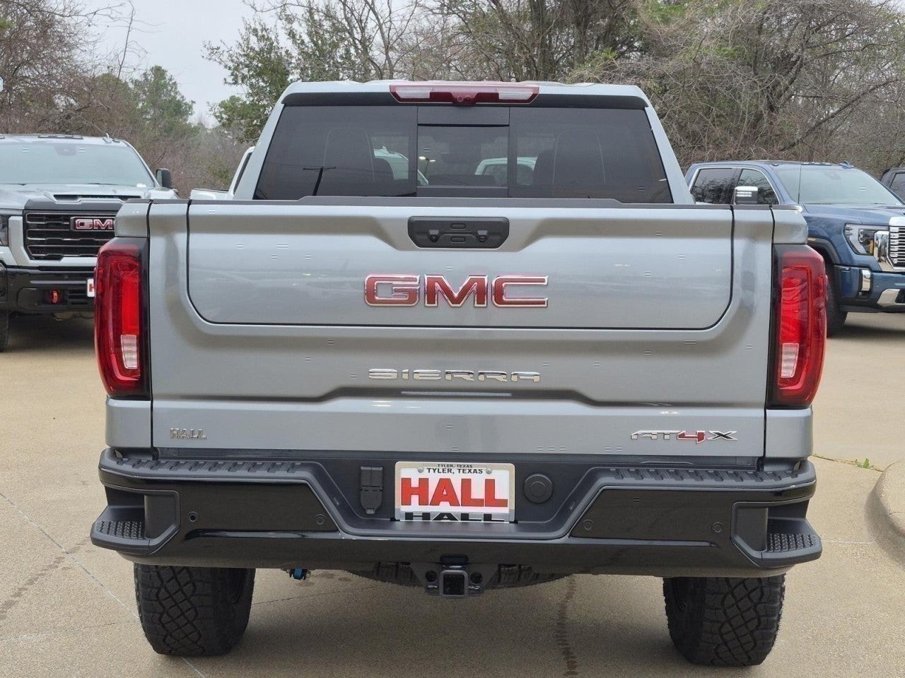 View vehicle photo 4