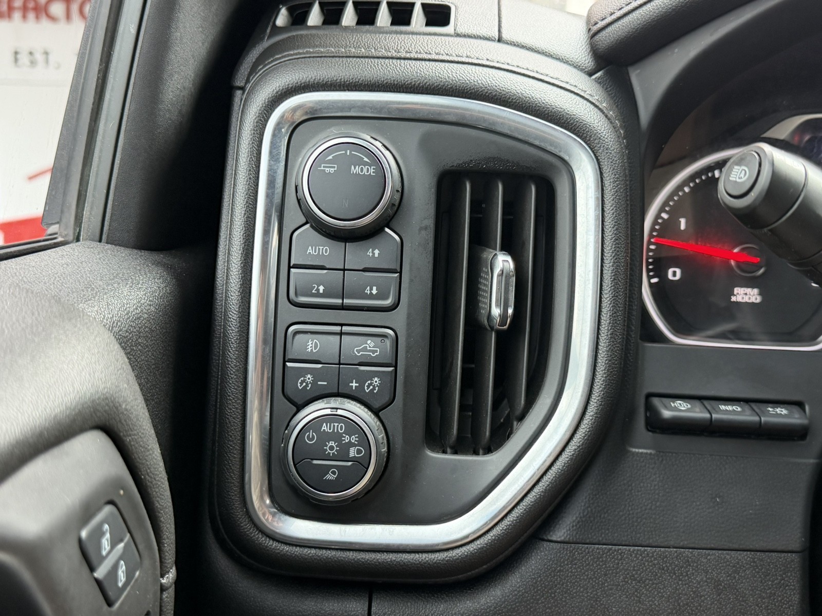 2020 Chevrolet Silverado 1500 - $41,977