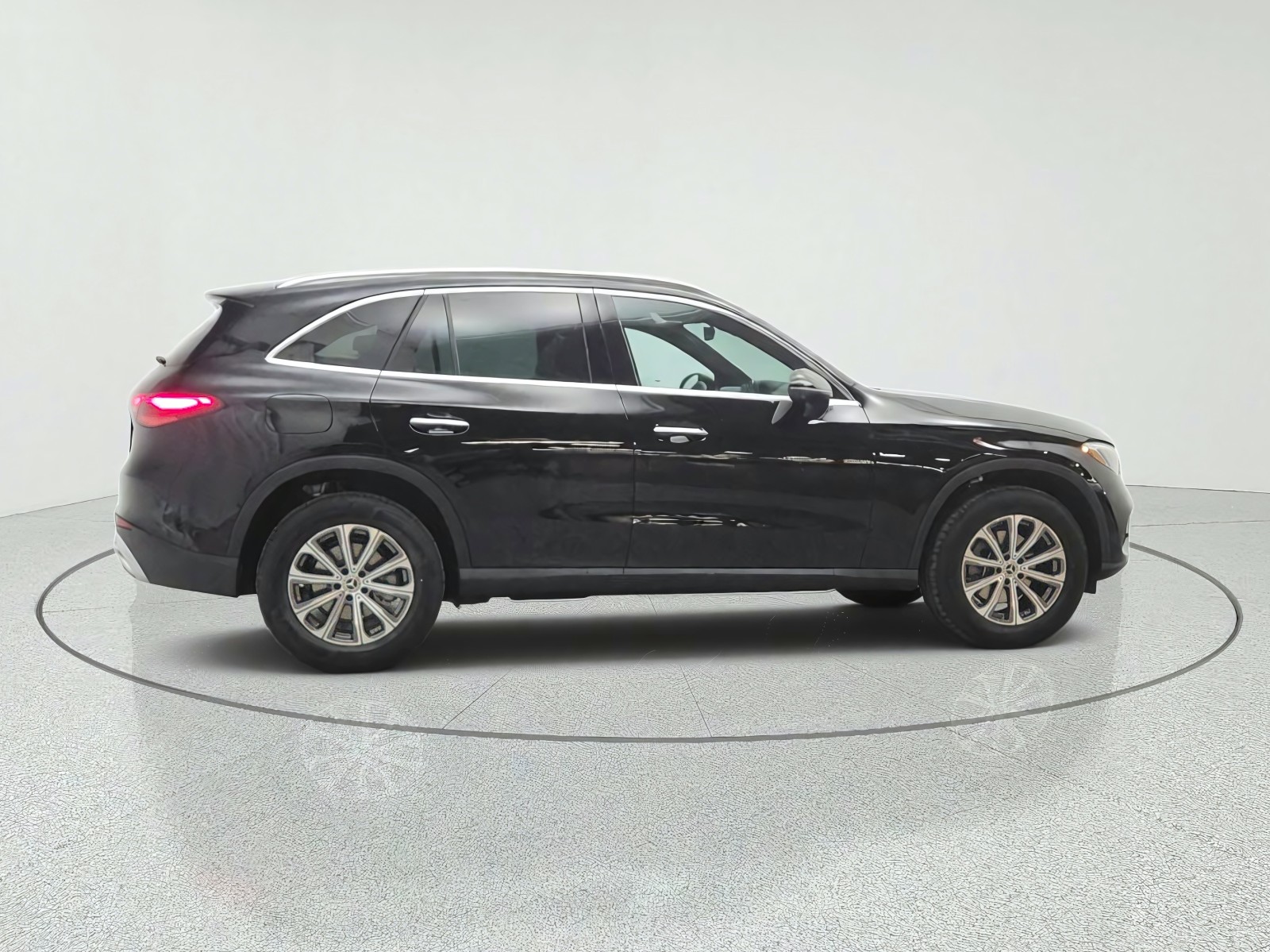 New 2027 Black Mercedes-Benz GLC 300 SUV image 4