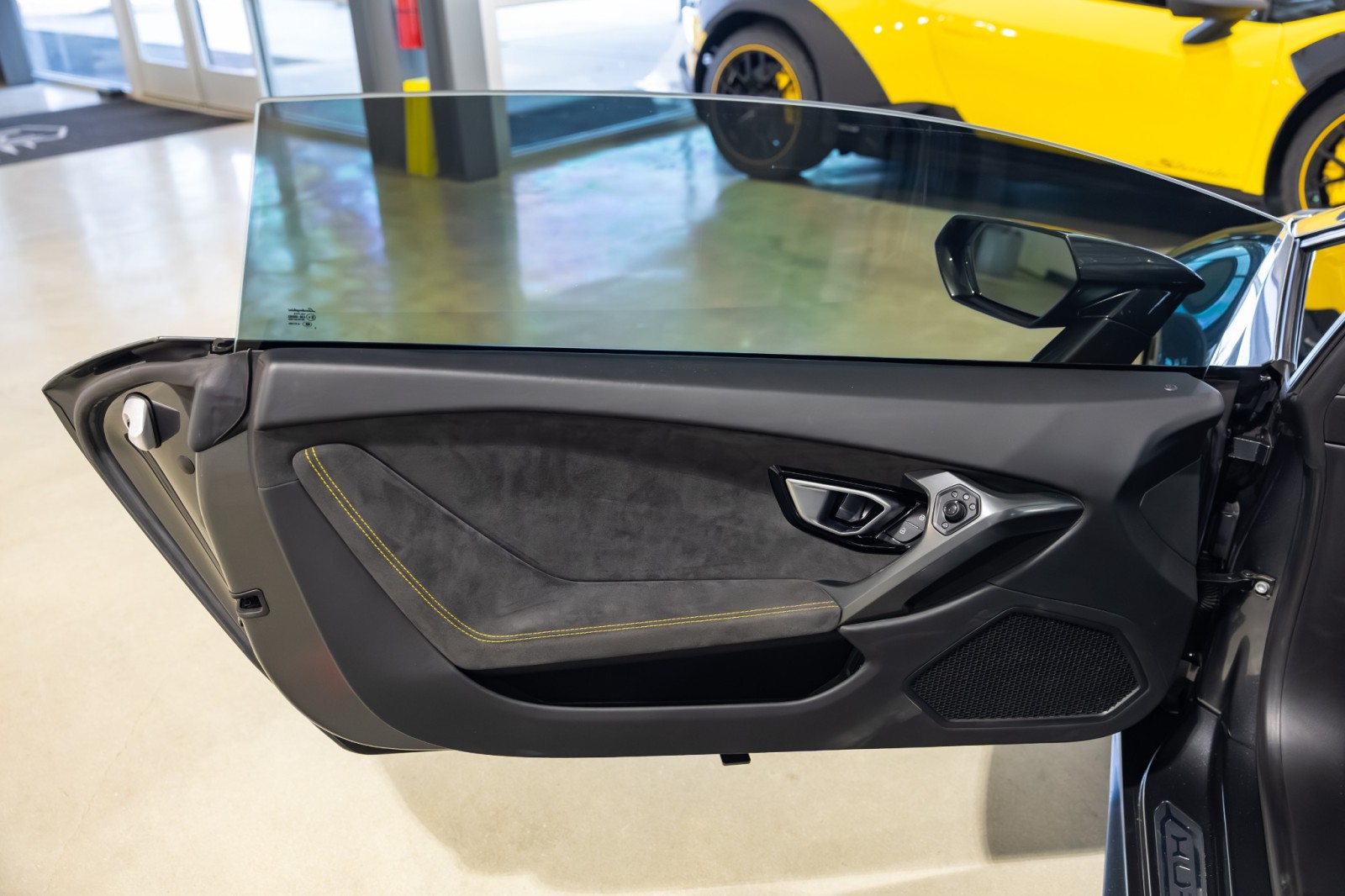 Used Car 2016 Lamborghini Huracan  Lp 580-2 - Lifting System + - $242,395 Msrp - Giano Wheels For Sale Under $240,000 In Boerne, Texas