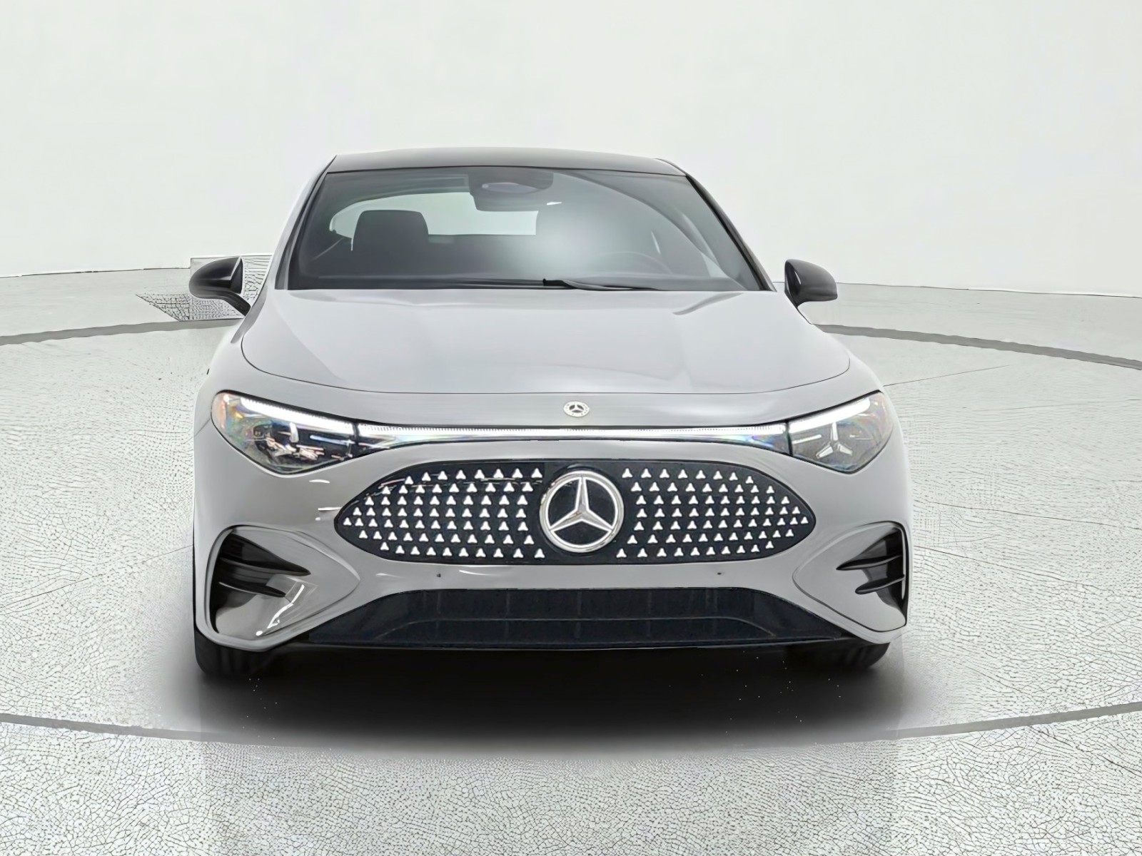 New 2027 MANUFAKTUR Alpine Grey Mercedes-Benz CLA 250+ Electric RWD image 2