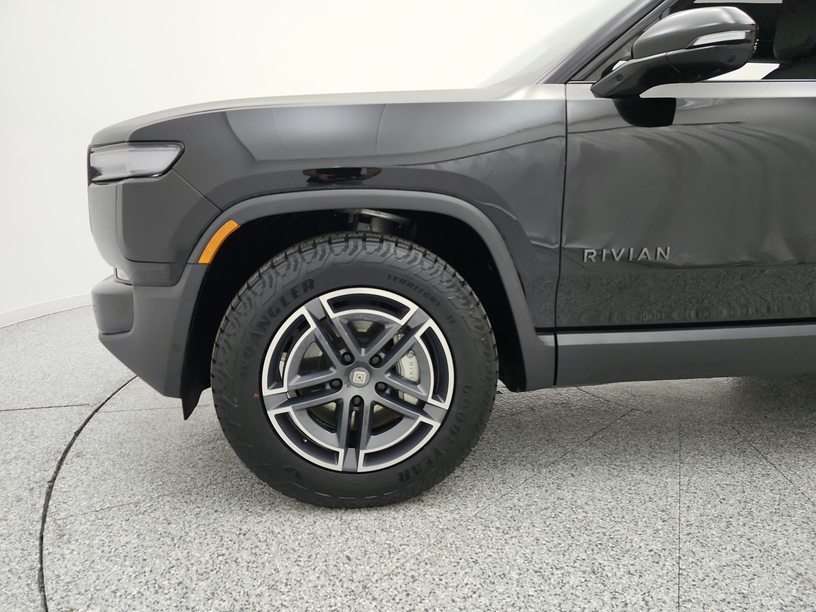 Used 2025 Midnight Rivian Adventure image 30