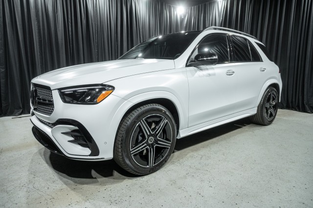 MANUFAKTUR Moonlight White Magno 2026 Mercedes-Benz GLE 450 4MATIC SUV / Crossover All-Wheel Drive Automatic