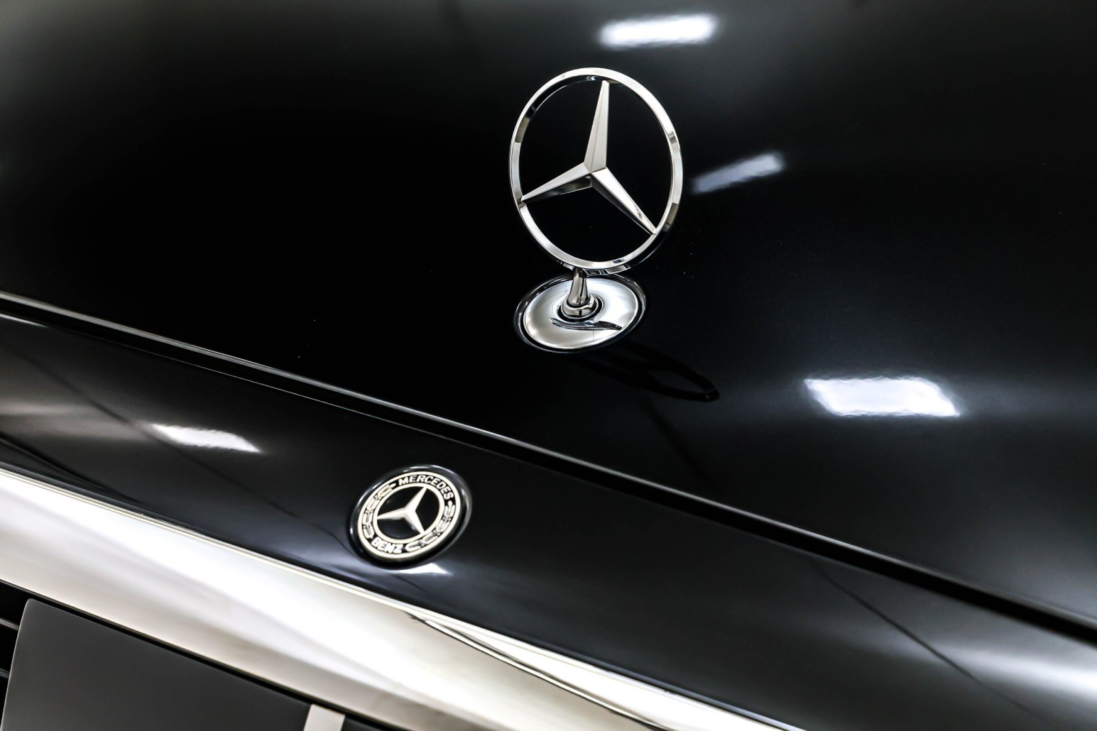 New 2026 Obsidian Black Metallic Mercedes-Benz S 580 image 13