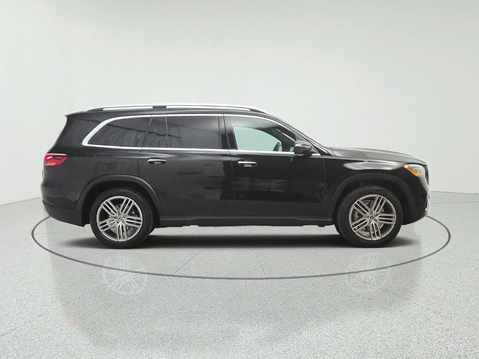 Certified Used 2026 Obsidian Black Metallic Mercedes-Benz GLS 450 4MATIC® SUV image 4