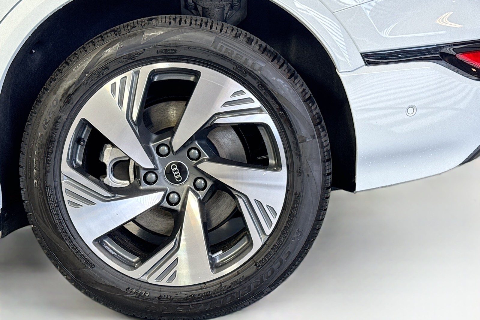 New 2025 Glacier White Metallic Audi Premium Plus quattro image 28