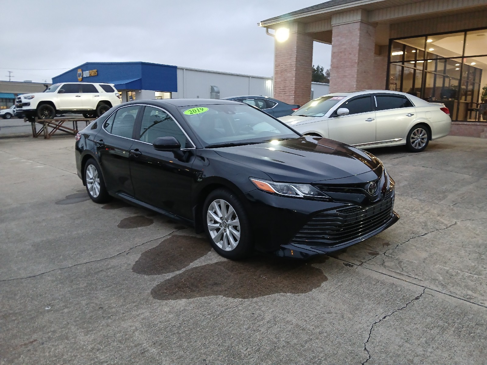 View vehicle photo 2