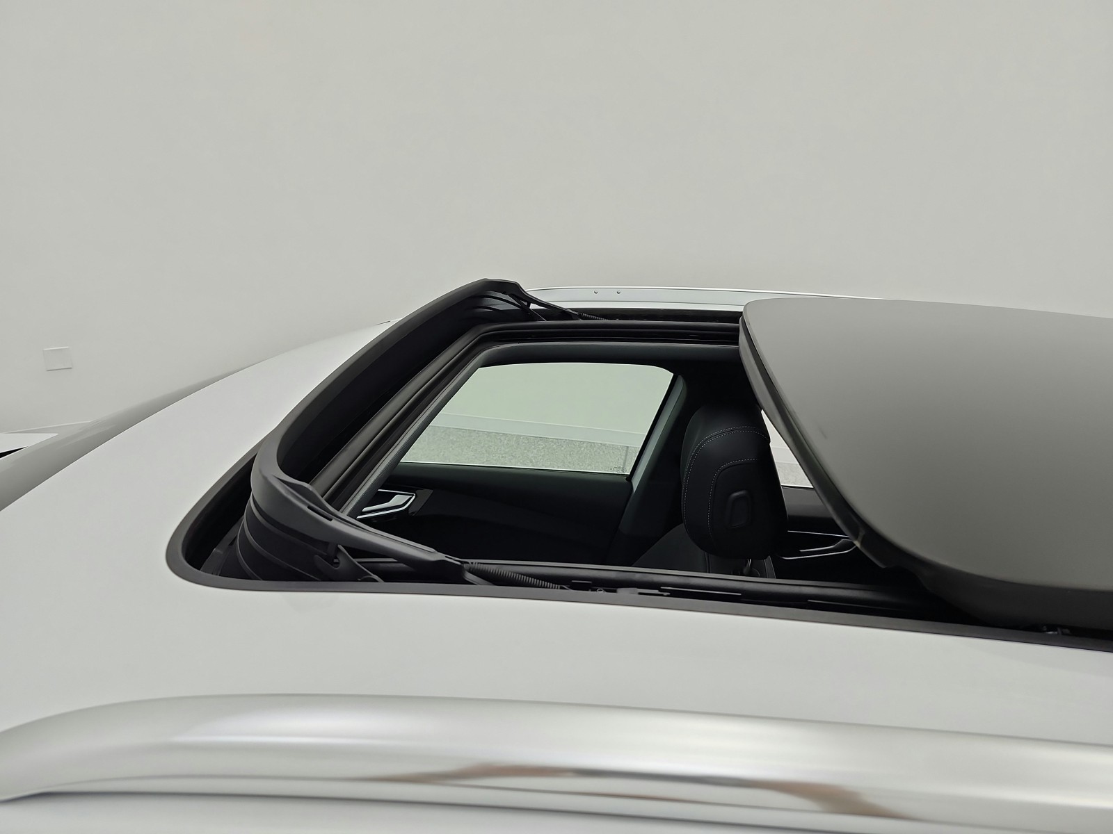 Used 2024 Glacier White Metallic Audi Premium Plus 55 quattro image 15